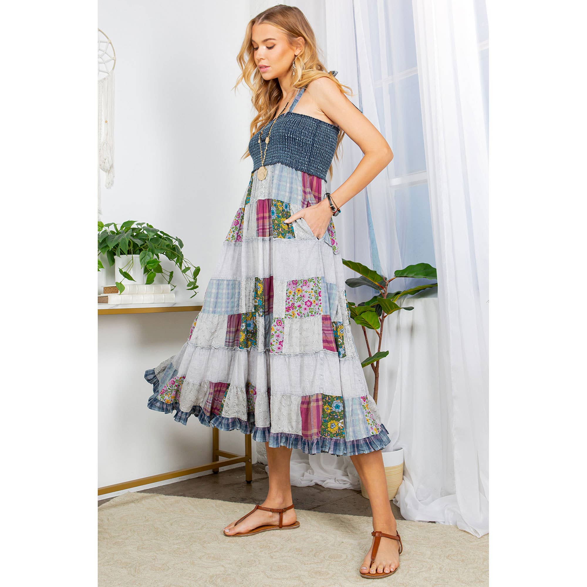 Young Threads - Vendita all'ingrosso Vestito - Donna - Prendisole affumicato patchwork Essential Boho estivo in denim blu8