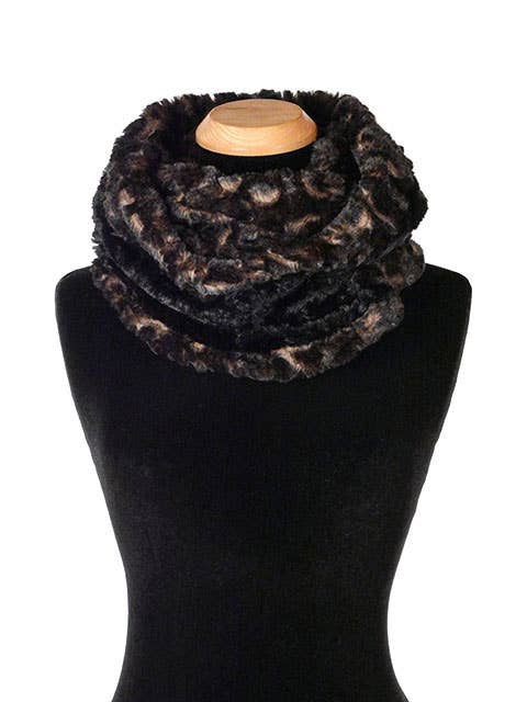 PANDEMONIUM - Wholesale Fur/Faux Fur Coat - Women's - Double Cowl Shrug - Assorted Faux Furs1