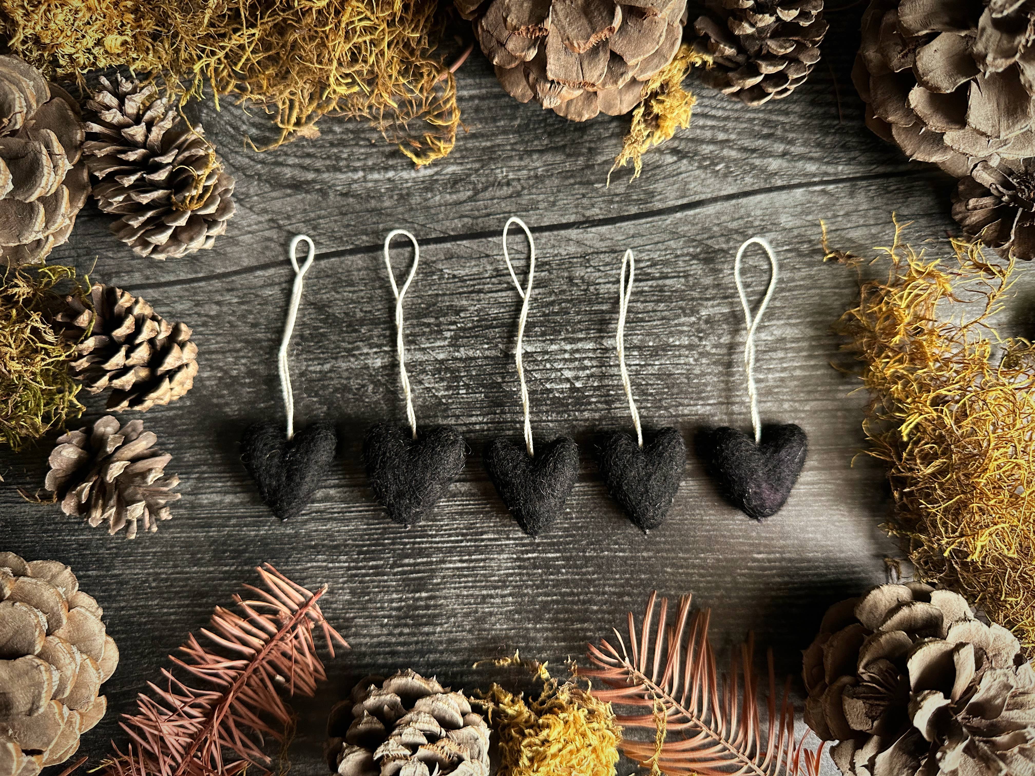 House of Moss – Großhandel Verzierung – Mini-anhänger Herz aus gefilzter Wolle14