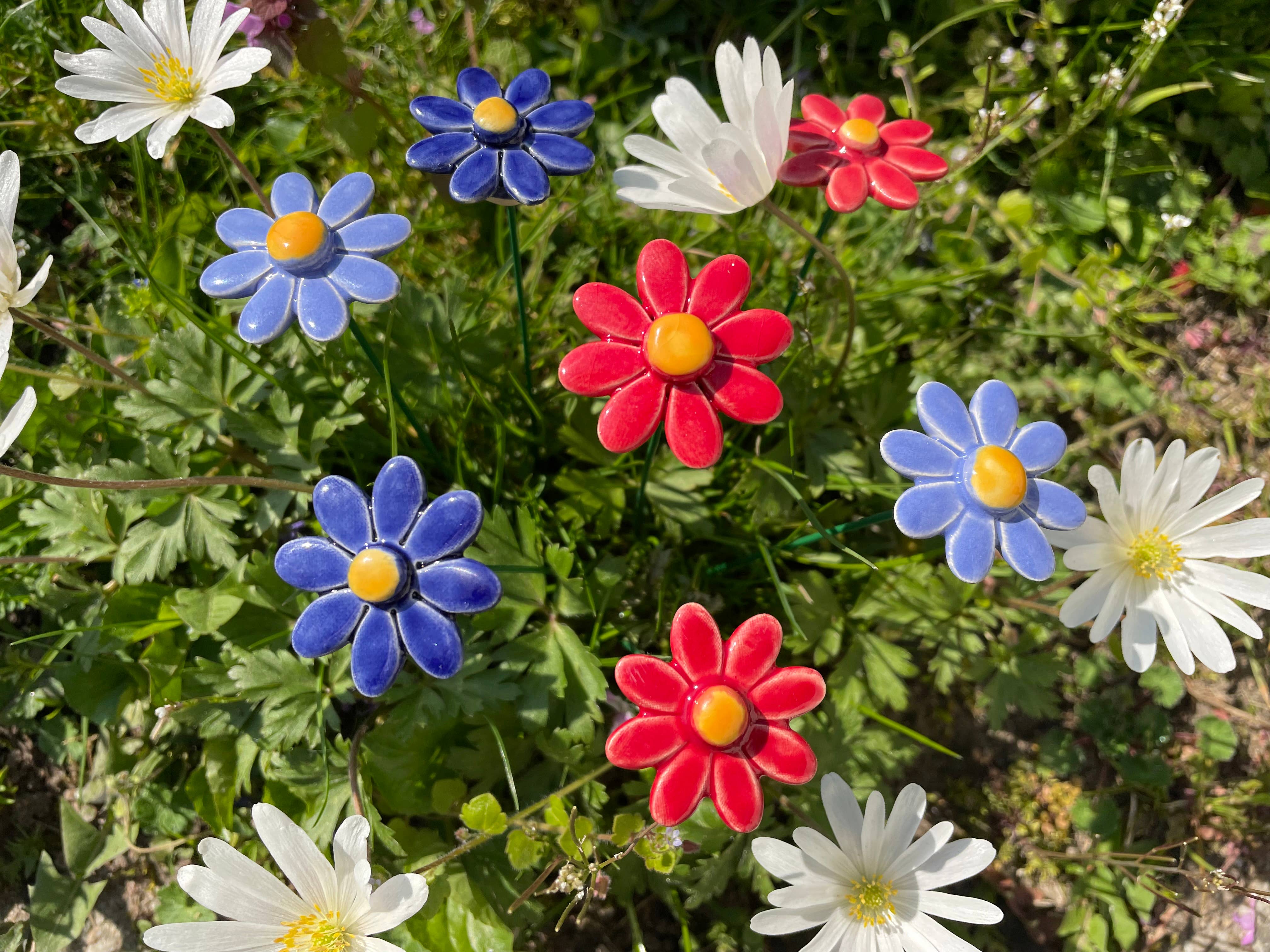 Pannonhem AB. - Wholesale Artificial Flowers - Ceramic Flower Daisy/small, Plant stake,Daisy on stem15