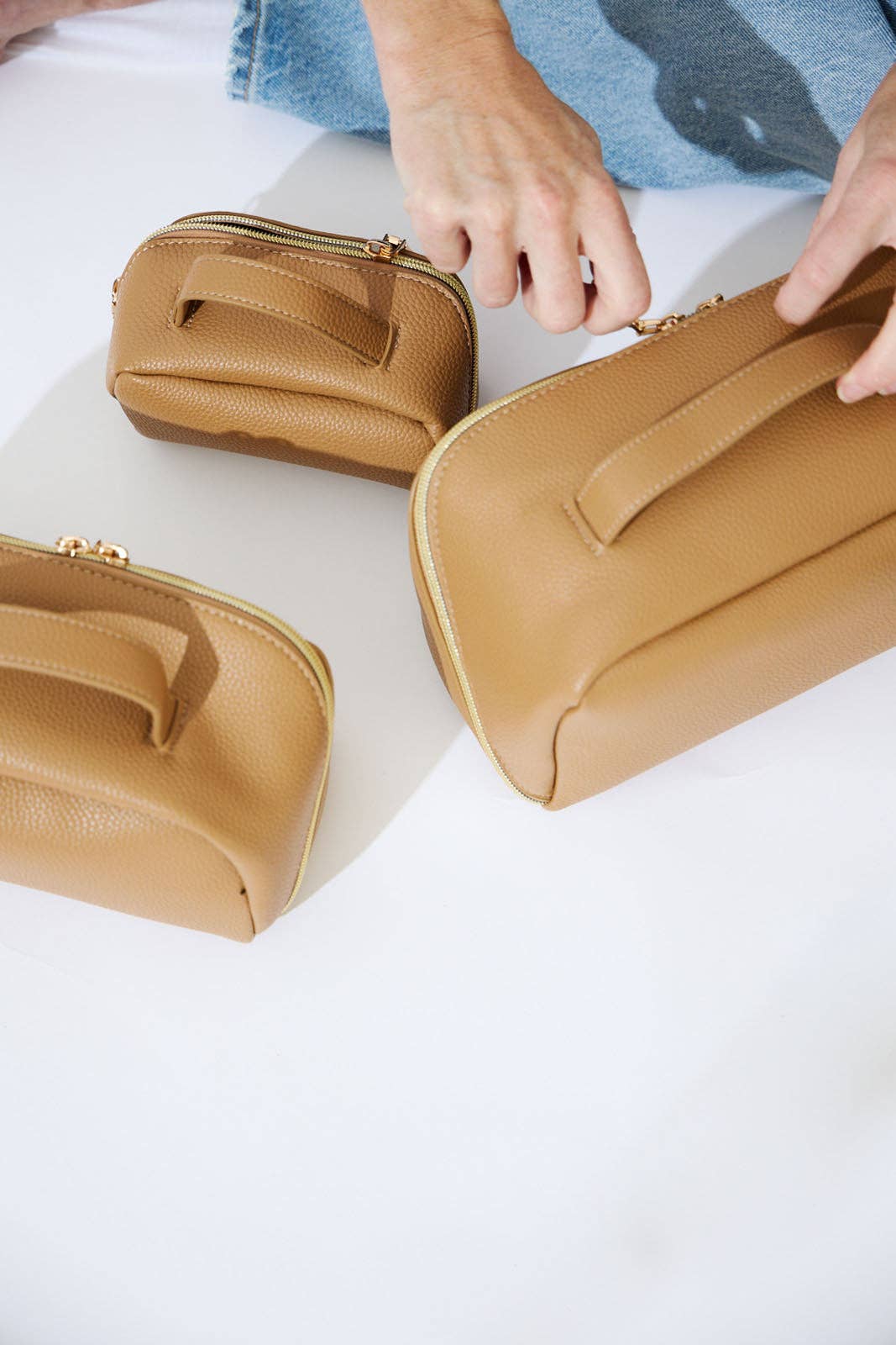 Nakoa The Label - Wholesale Make-up/cosmetic bag - Vegan PU Leather Cosmetic Beauty Bag - Set Of 3 - Beige10