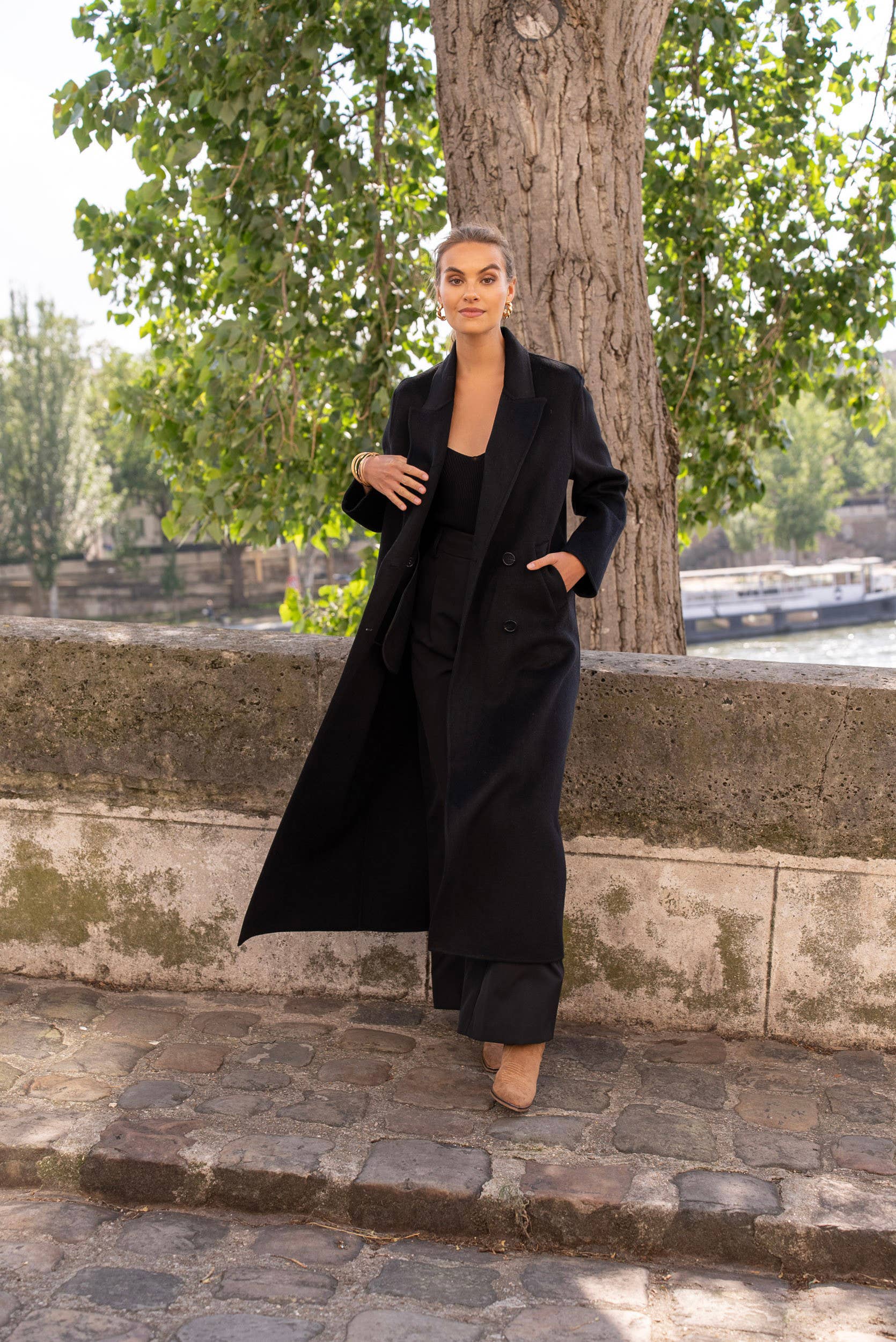 Attentif Paris – Großhandel Mantel - Damen – Extra langer, handgenähter Oversize-Mantel aus Wollmischung23