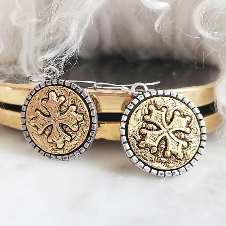 Boucles d'oreilles Queen Esther pour la vente par CB Jewelry