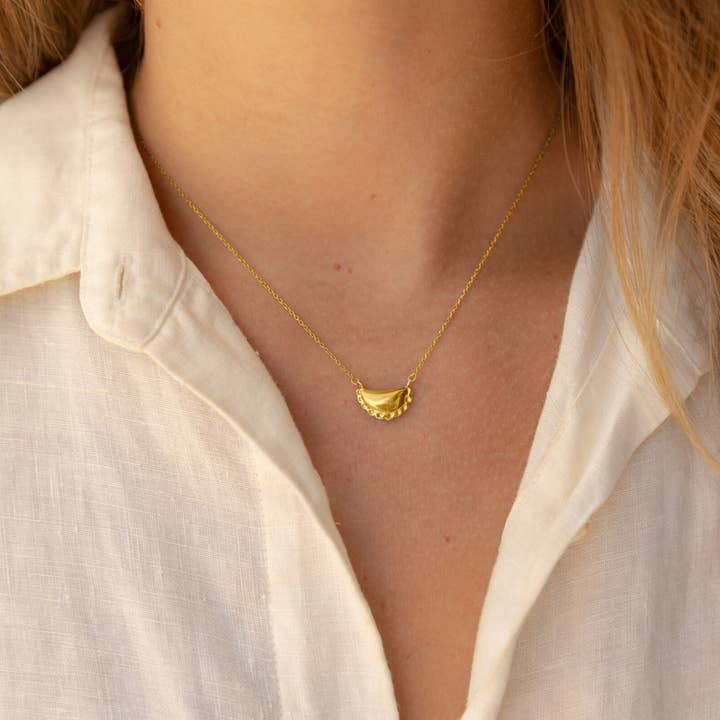 Empanada-halsketting, geelgoud verguld door Delicatines Jewelry voor wholesale door Delicacies Jewelry