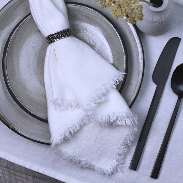 LinenCasa - Wholesale Dinner & Cloth Napkin - Linen Napkin – Stonewashed – White with Frayed Edges2
