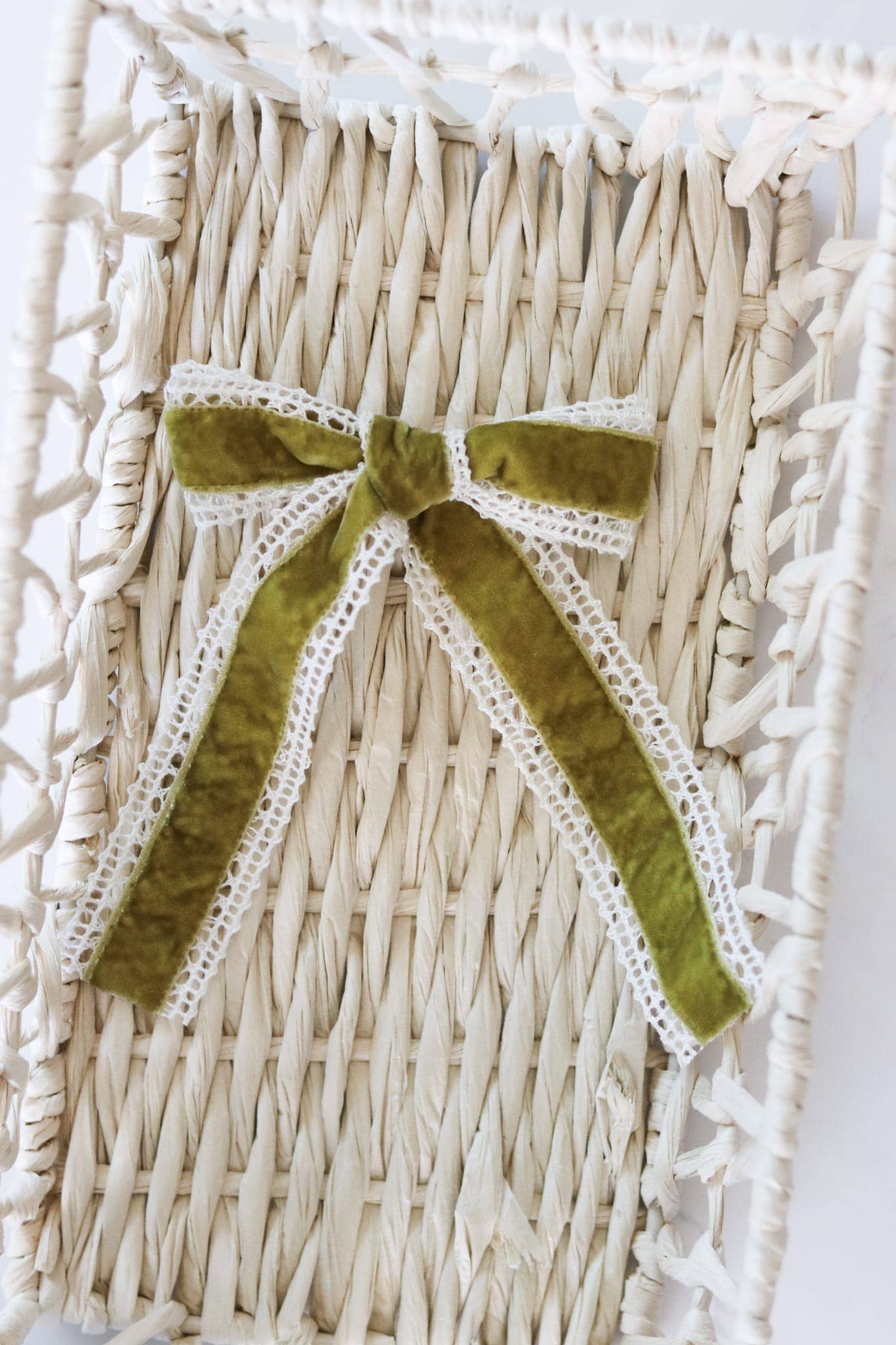 Honeycomb Goods – Engroshandel Hårsløjfe - Børn – Sløjfe til skolepige med lange haler1