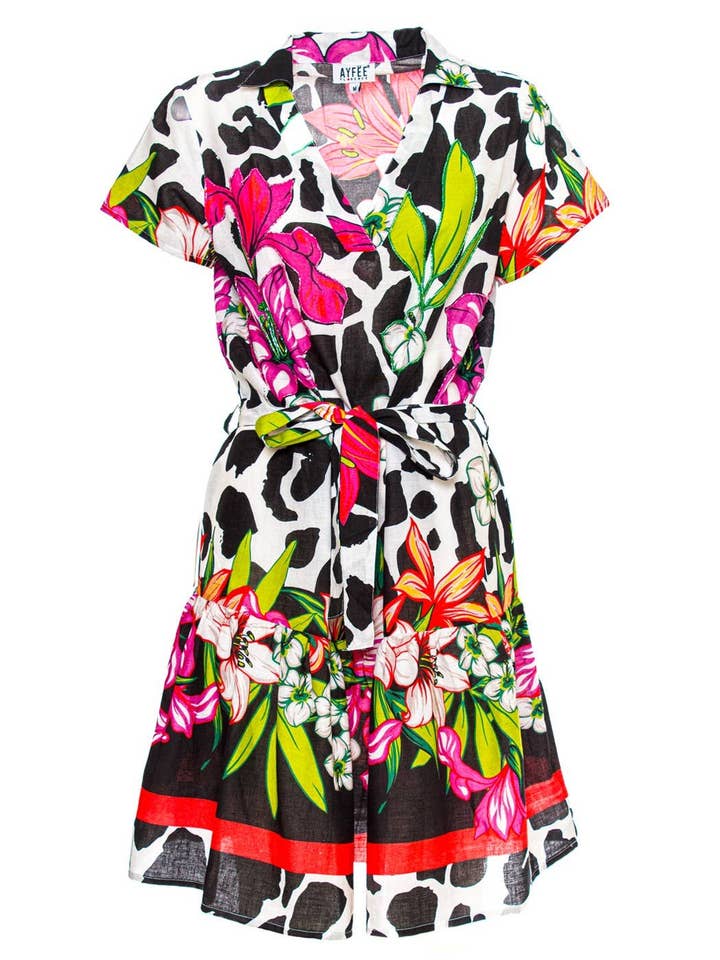 Vestido curto com meia manga, estampa animal preta e branca e bordados por atacado de Ayfee