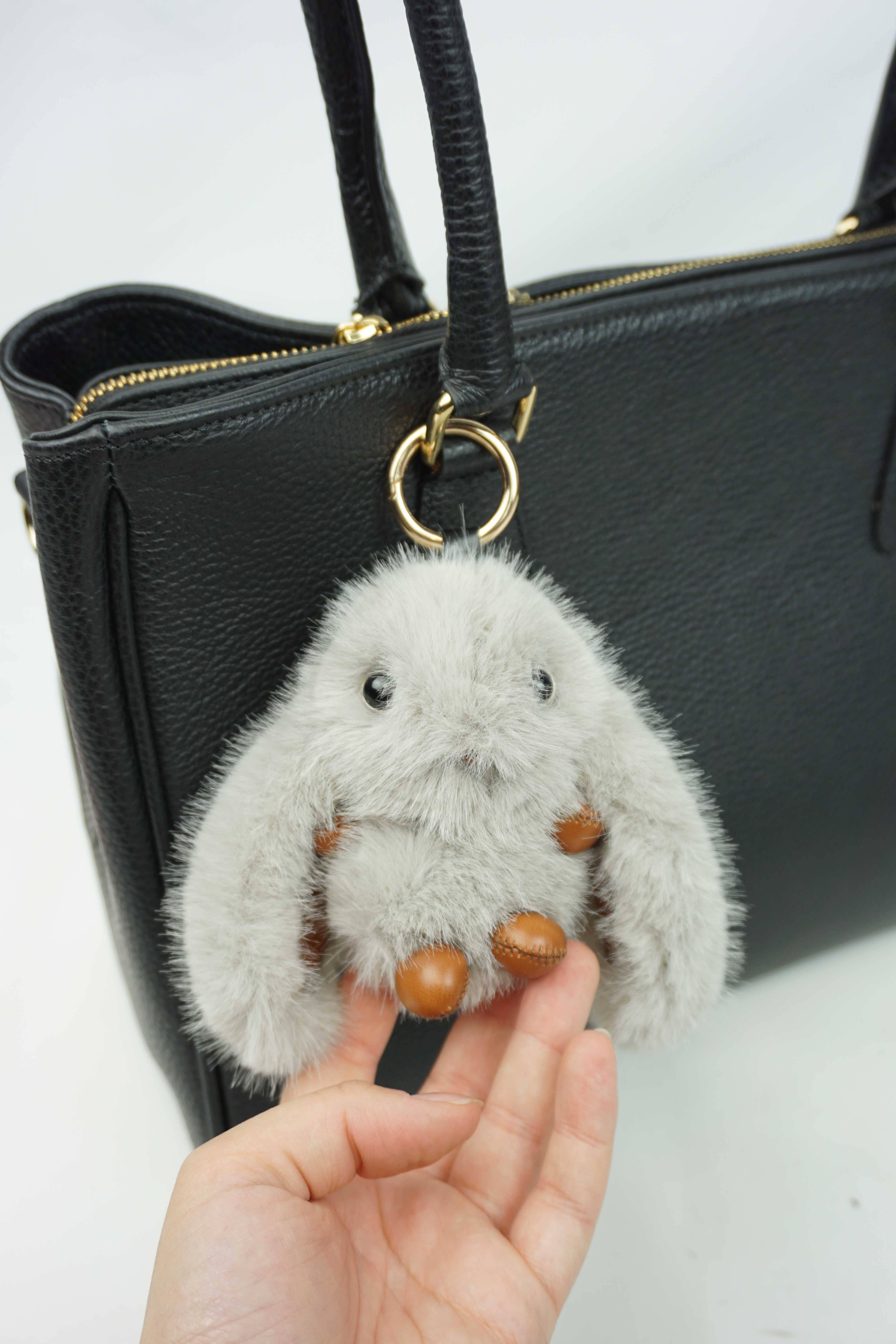 Anais - Wholesale Keychain - Women's - Grigri plush keychain3