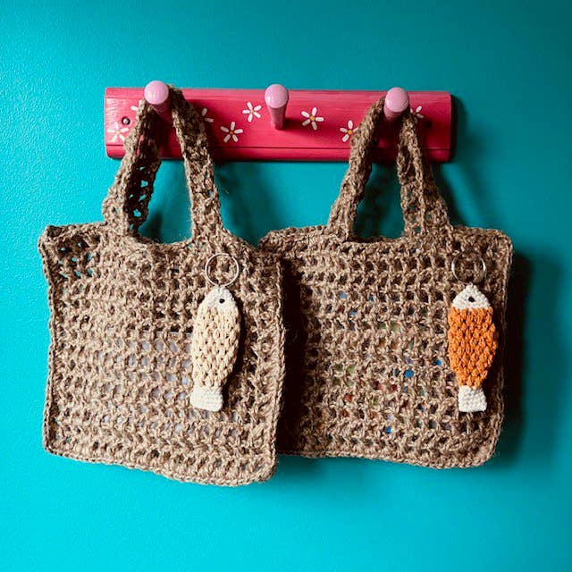 Luna-Leena - handmade in Nepal – wholesale Keychain – Women's – Keychain fish orange - bag charm - crochet organic cotton2