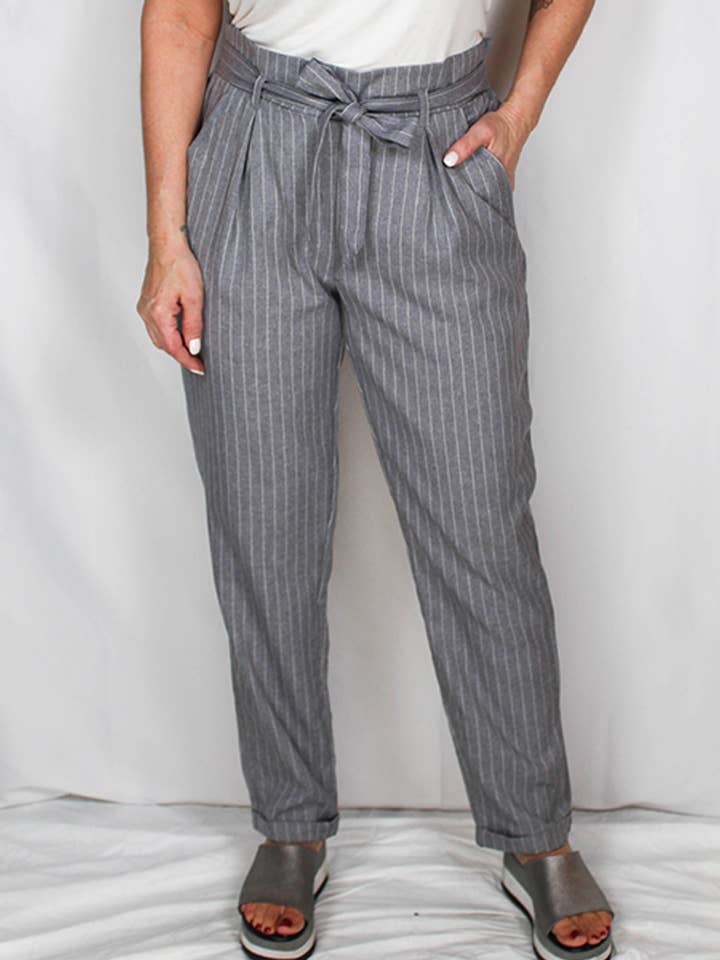 MP16297-35D - Gris - Pantalon ceinturé - A136 pour la vente par K & C Clothing, Inc.