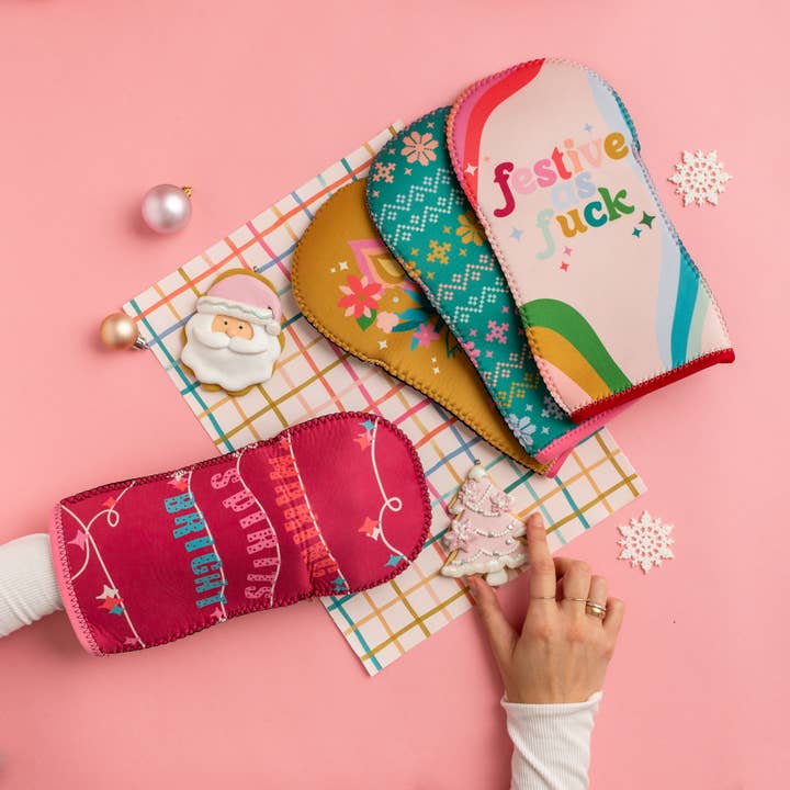 Mitaines Holiday Oven pour la vente par Talking Out of Turn