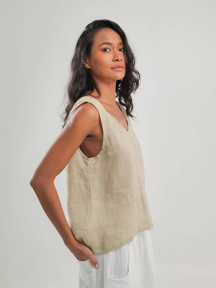 Donnah - Wholesale Tank top – Women′s - Linen Tank Top Natural With Scooped Hem | Celine2