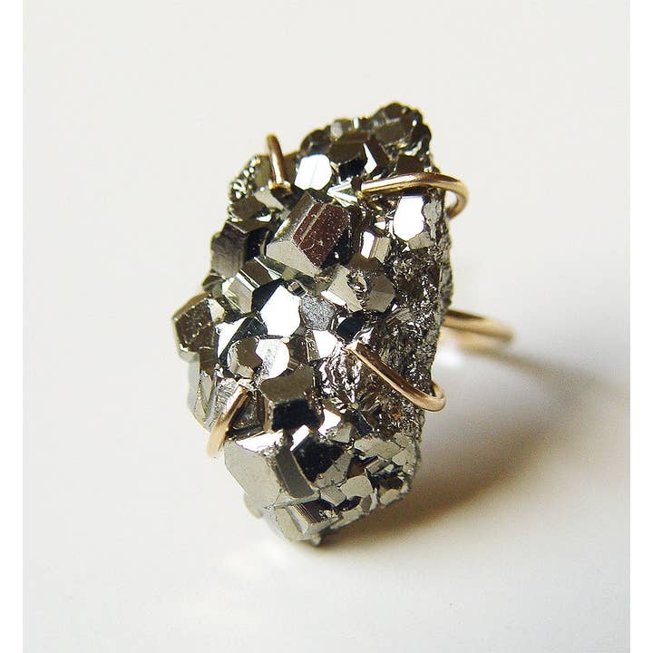 Friedasophie - Venta al por mayor Anillos grandes/de cóctel - Anillo de oro con cristal de pirita. Anillo llamativo de pirita cruda