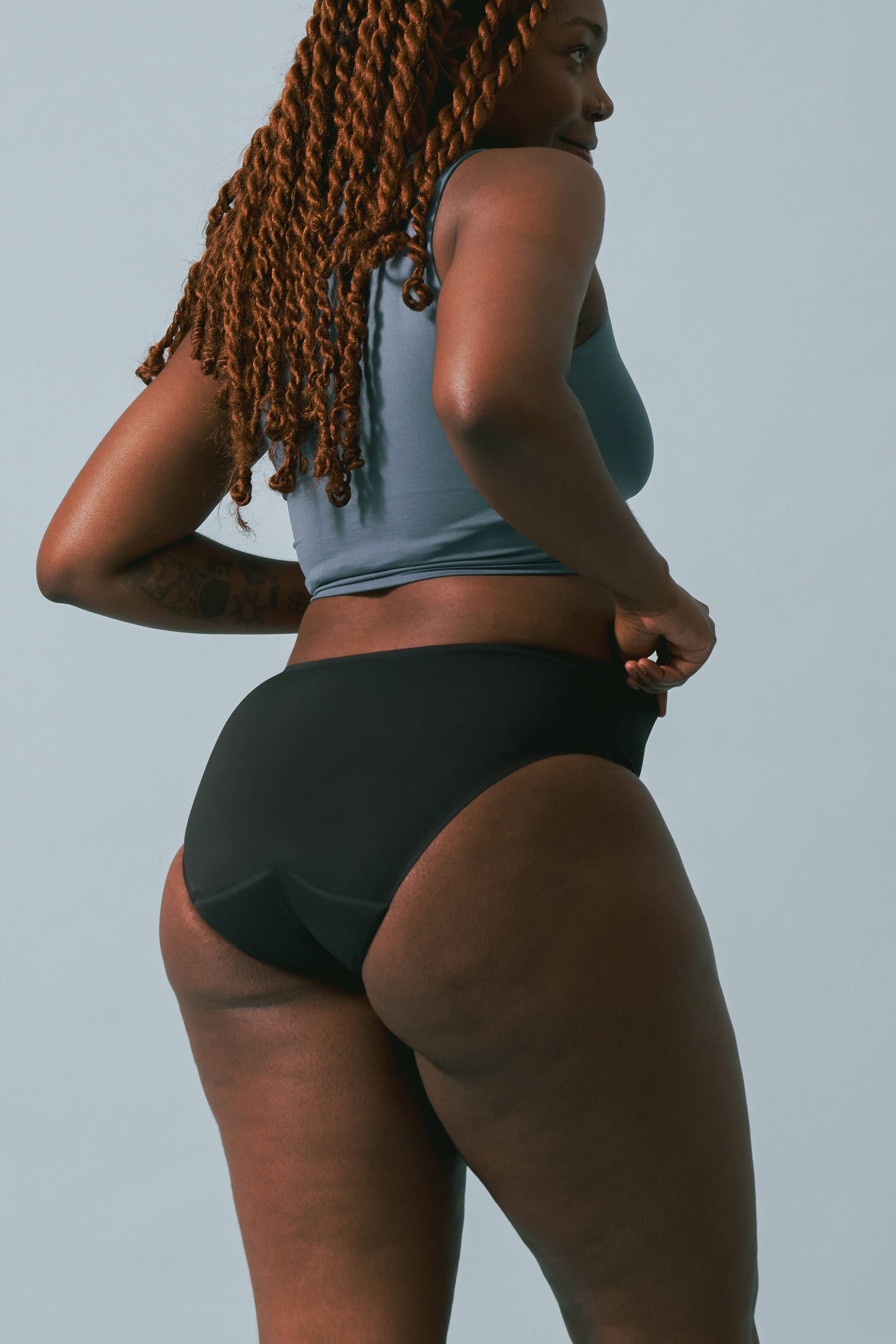 Smoon – Großhandel Periodenunterwäsche – Damen – Display mit 14 nahtlosen Damen-Slips für die Menstruation – Schwarz, mittlerer und starker Fluss5