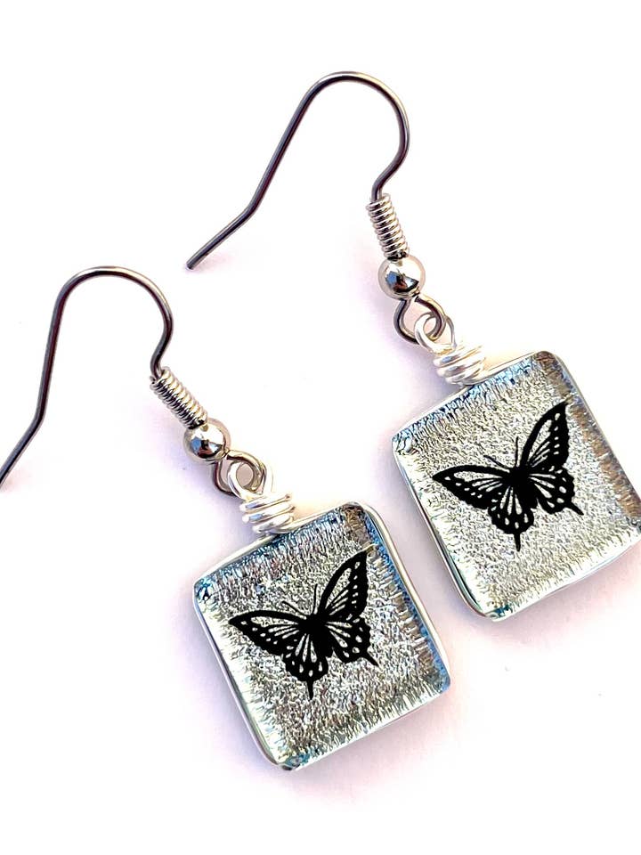 Dichroïsche glazen oorbellen - Vlinder voor wholesale door Flame Work Designs - Glass Jewelry