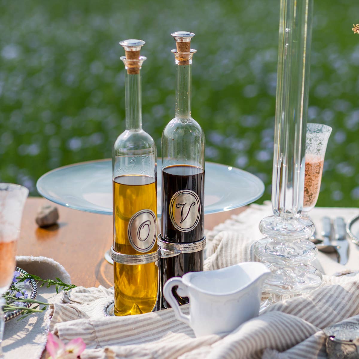 Arte Italica & Crown Linen Designs – Großhandel Öl-/Essigspender – Tavola Tall Öl und Essig mit Caddy4