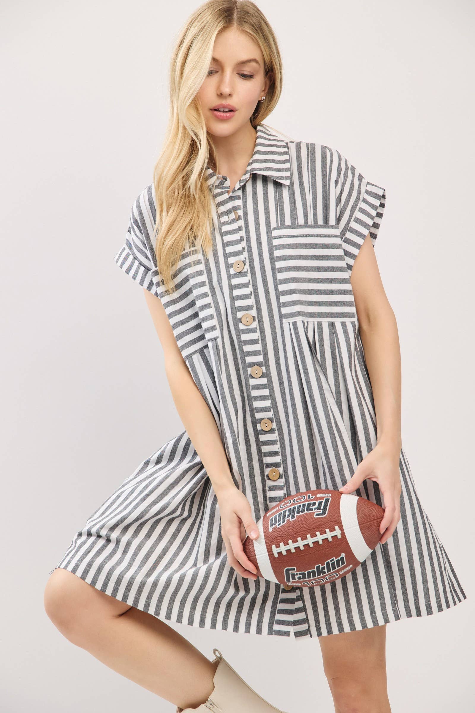 Sewn and Seen - Vente Robe – femme - ROBE TUNIQUE À RAYURES EN COTON AVEC BOUTONS26