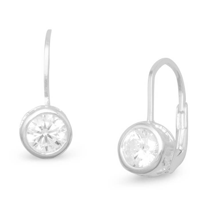 Orecchini a leva in zirconia cubica con lunetta da 6 mm per la vendita all'ingrosso da parte di Silver Stars Collection