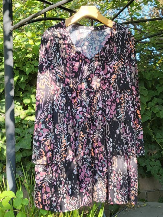 BLACK N CORAL VED18-1329B - WOMEN V-NECK FLORAL PRINT A-LINE DRESS for wholesale on Faire
