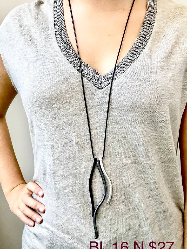 Daniela Halsband för wholesale av Escape from Paris