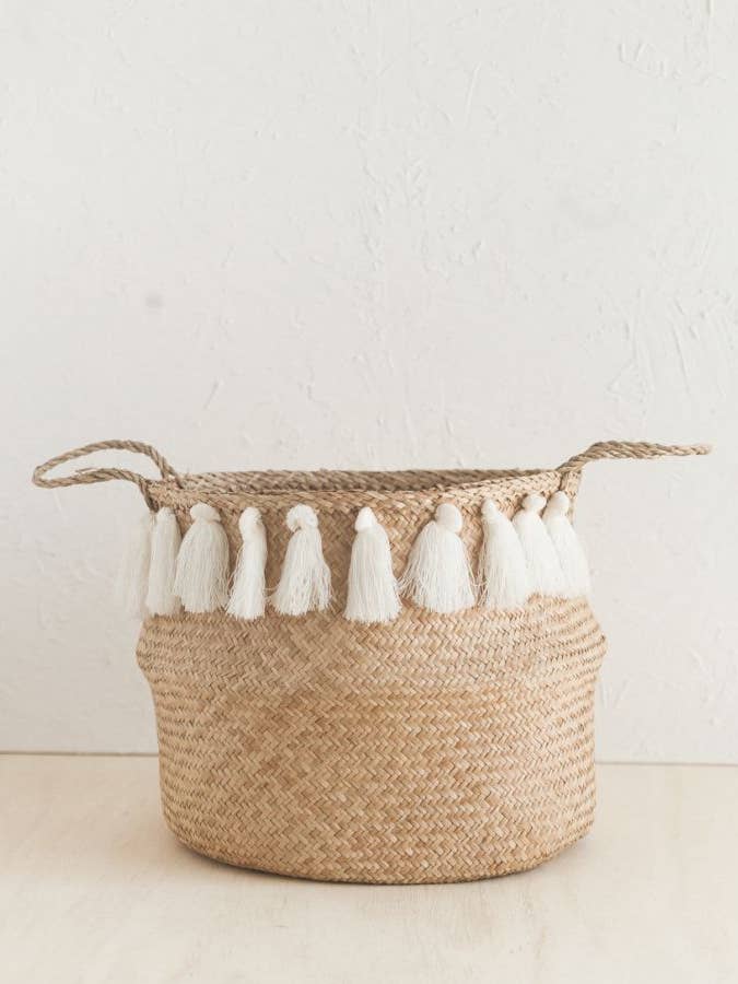 Panier de nombril blanc à pompons pour la vente par Creative Women