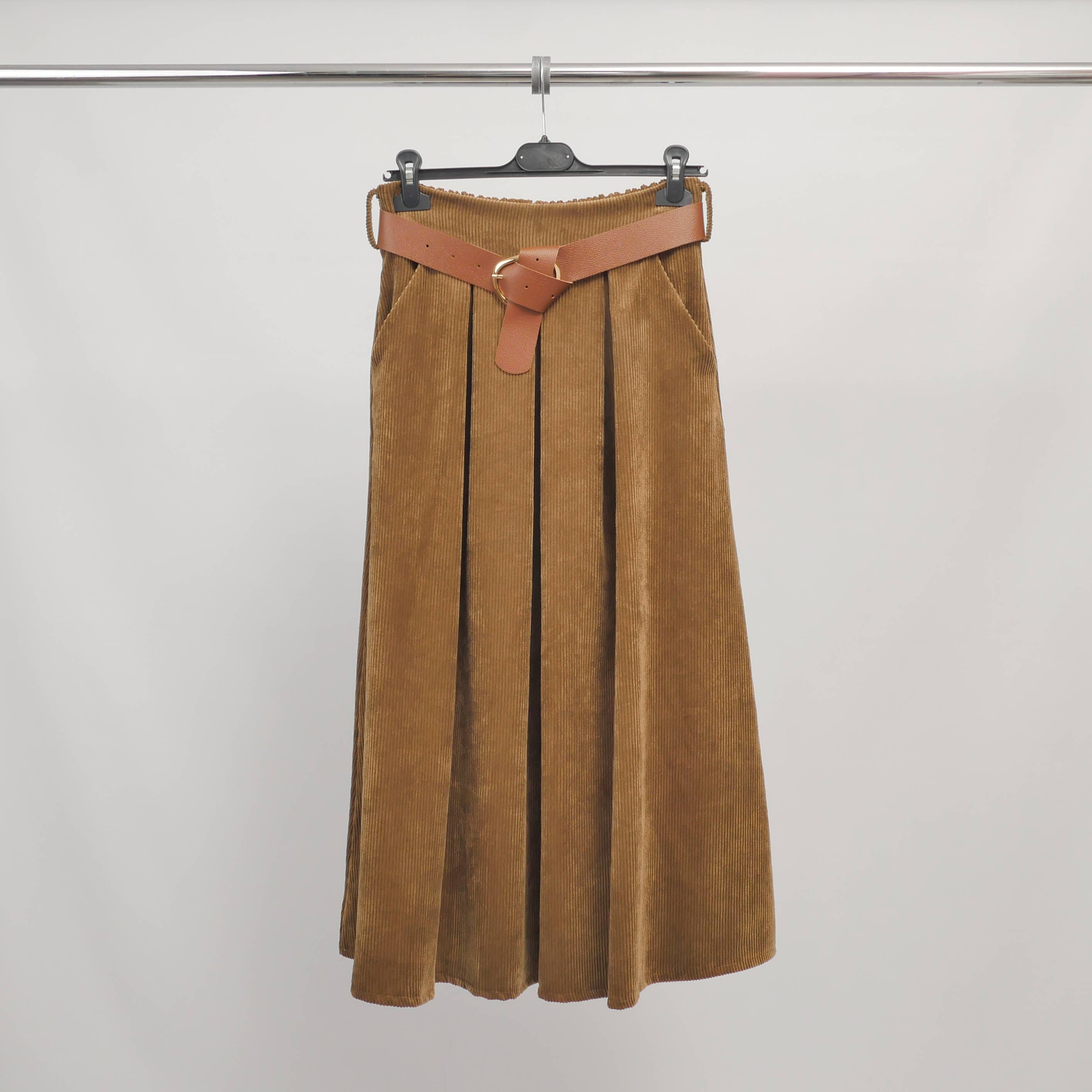 Cecile Wang - Wholesale Skirt - Women's - Corduroy skirt with belt TDM52123-71