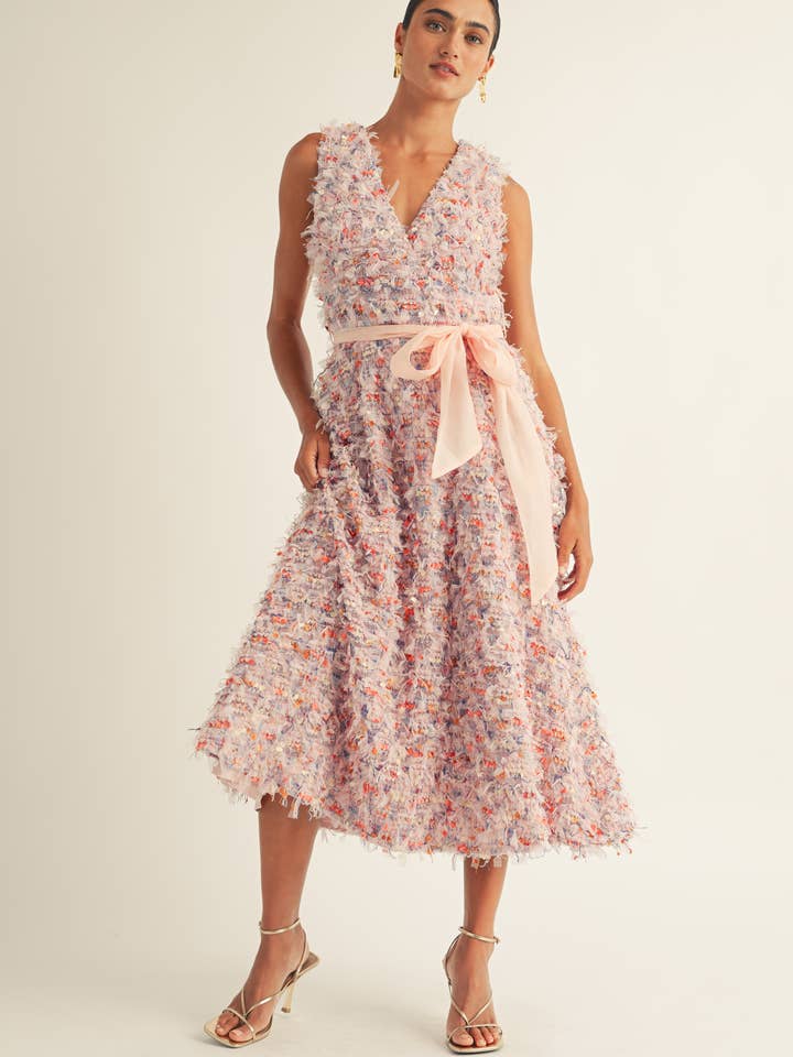 Robe en tulle à mailles ressemblant à des plumes Jewel NK Texture pour la vente par JUST ME