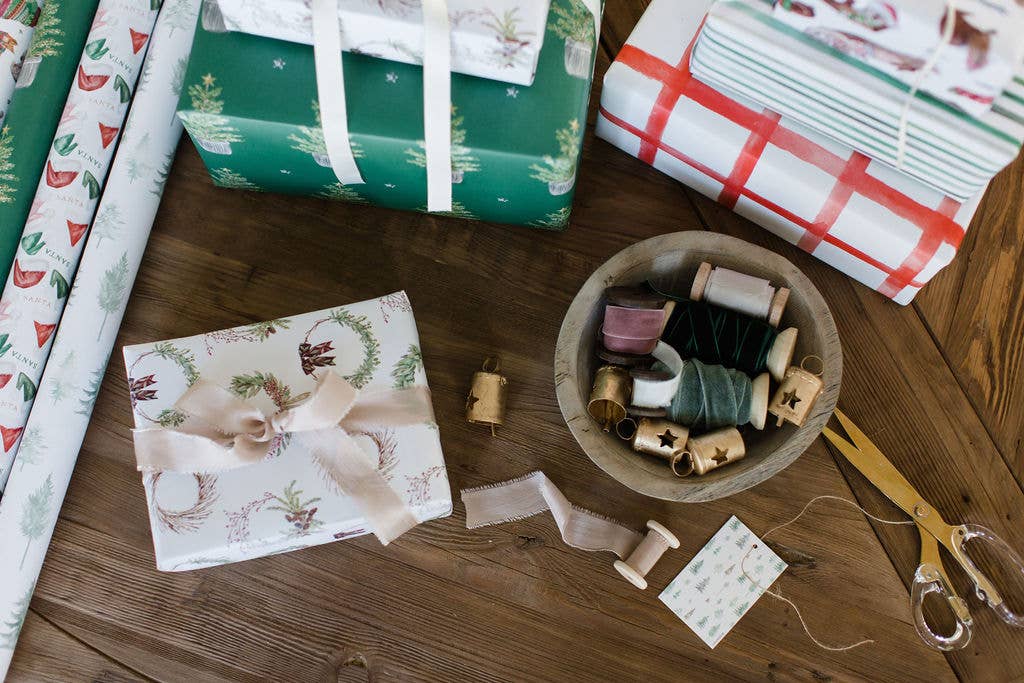 Lana's Shop - Wholesale Wrapping Paper Roll - Holiday Wreath Gift Wrap Roll3