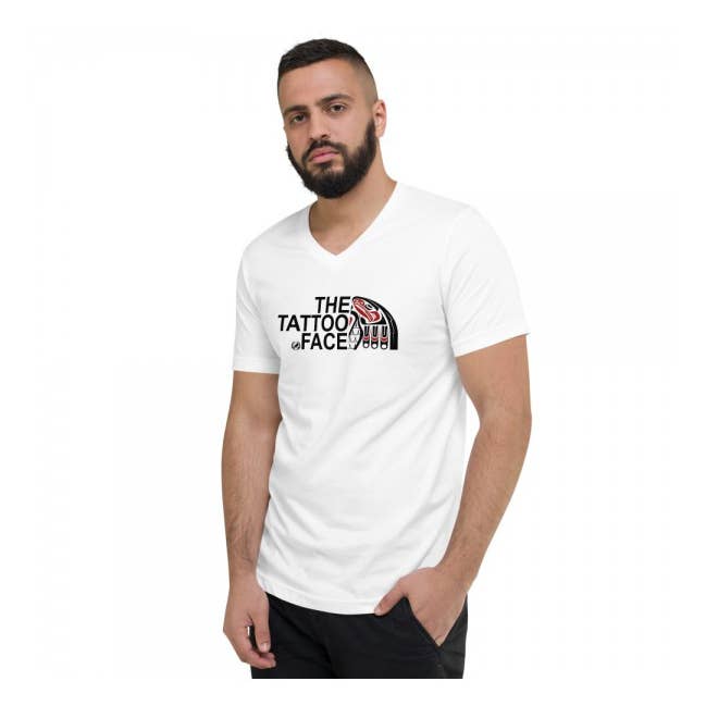THE TATTOO FACE T-shirt til mænd med korte ærmer og V-hals for engroshandel hos Locu Clothing