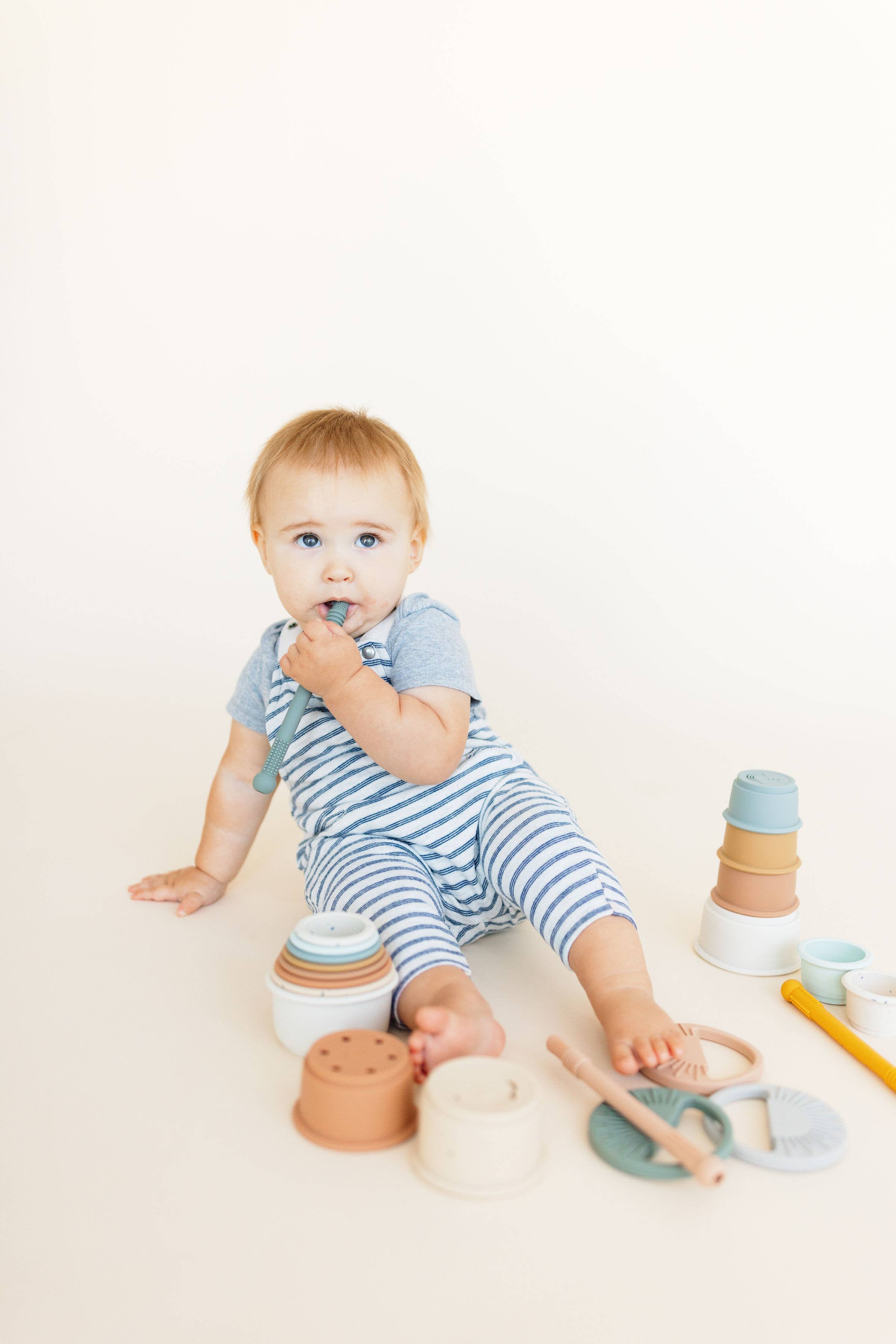Chewable Charm - Vente Jeu d'anneaux à empiler – bébé - Gobelets de dentition en silicone10