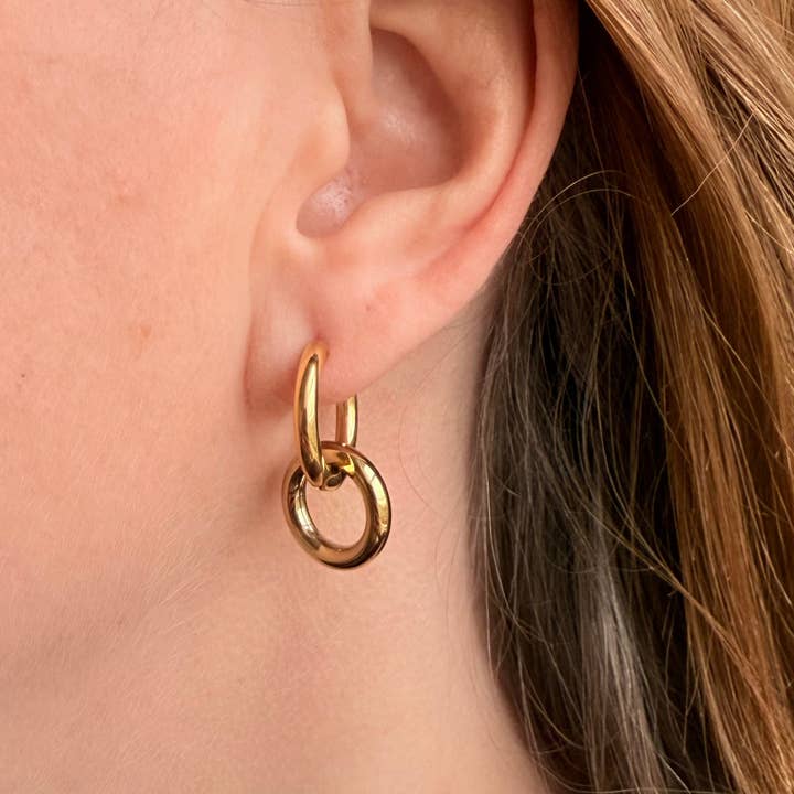 Everyday Gold Circle Link Hoops for wholesale by Little Nell Jewellery