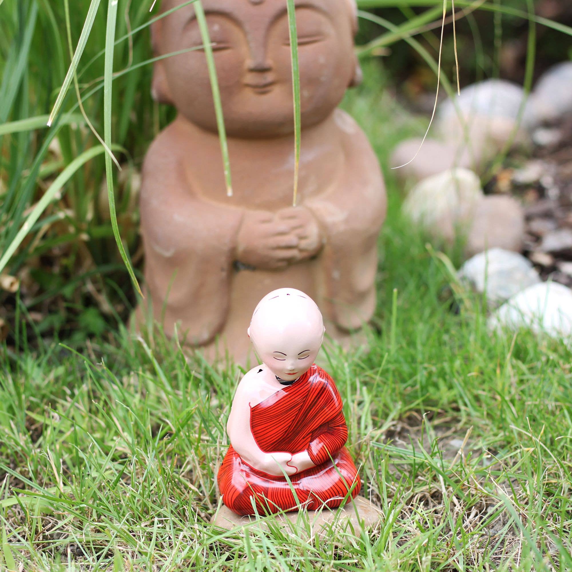 Tribal Trade GmbH - Wholesale Classic Toy - Kids - Praying Monk Meditation Buddha Bobble Head Tin Toy6