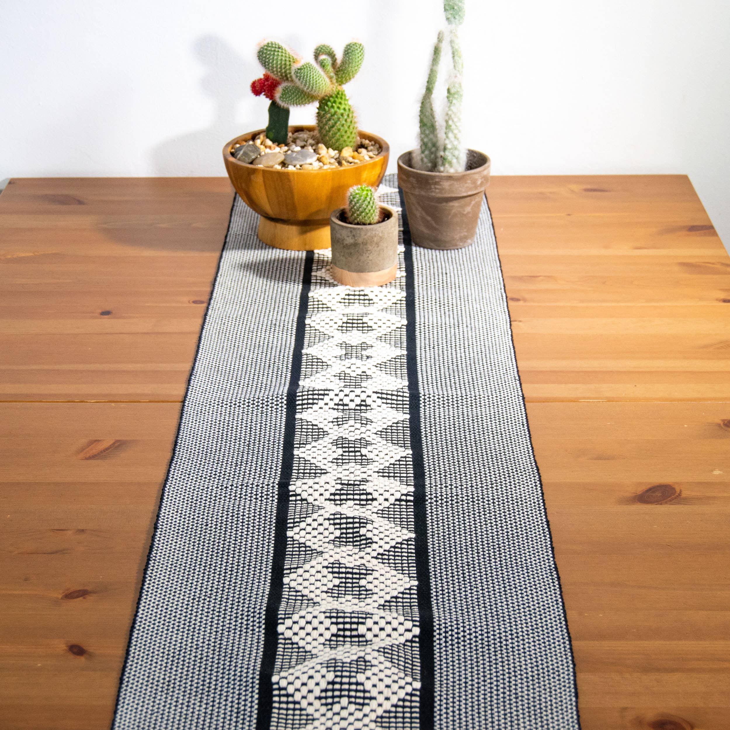 Decor Artesanal – wholesale Table runner – Geometric Table Runner9
