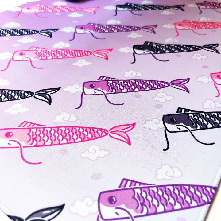 ***DÉPART À LA RETRAITE, dernière chance ! *** Carpes colorées | Tapis de bureau violet pour la vente par squibblefu