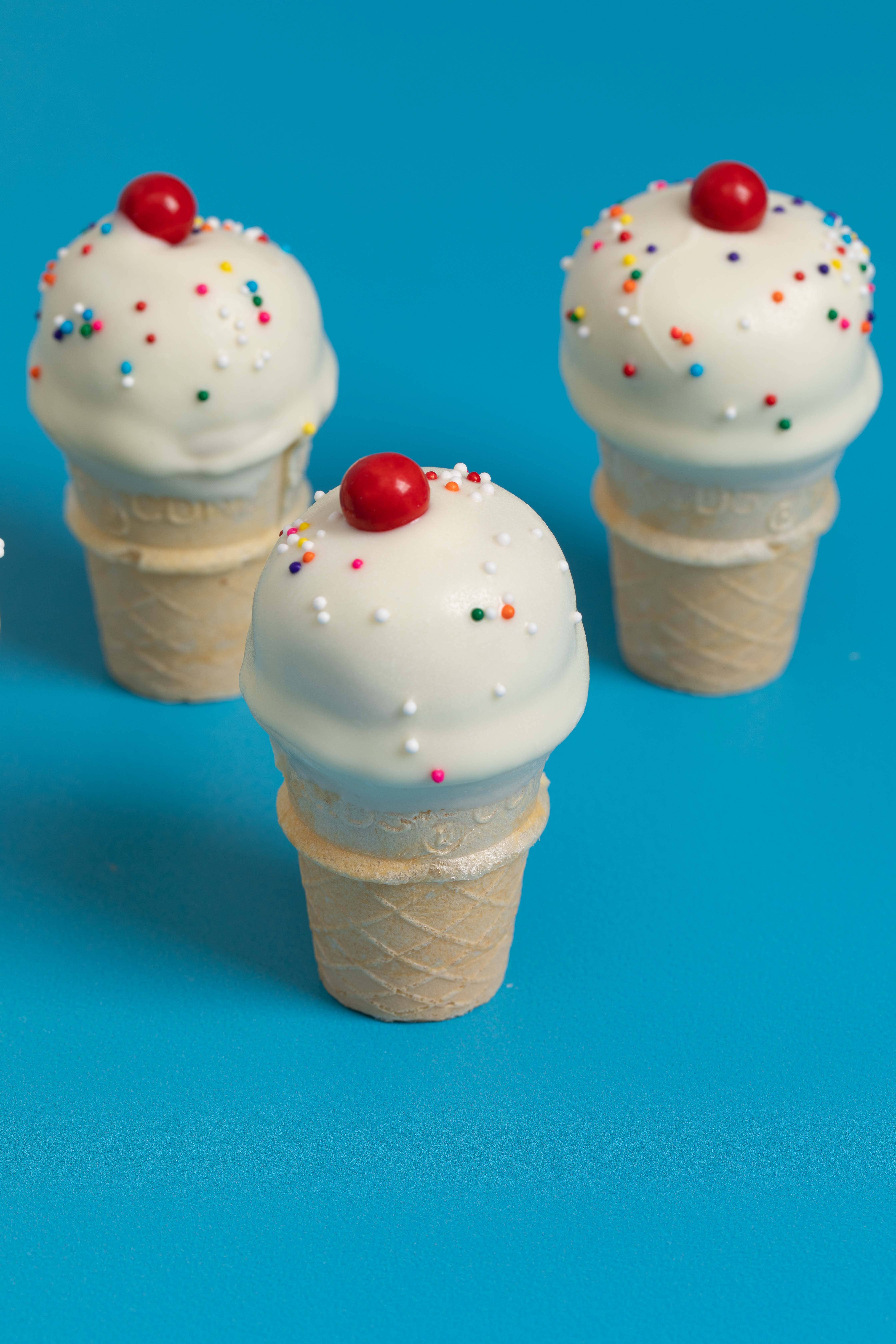 Sully and Vanilla – Engroshandel Kage – Kagepops formet som isvafler1