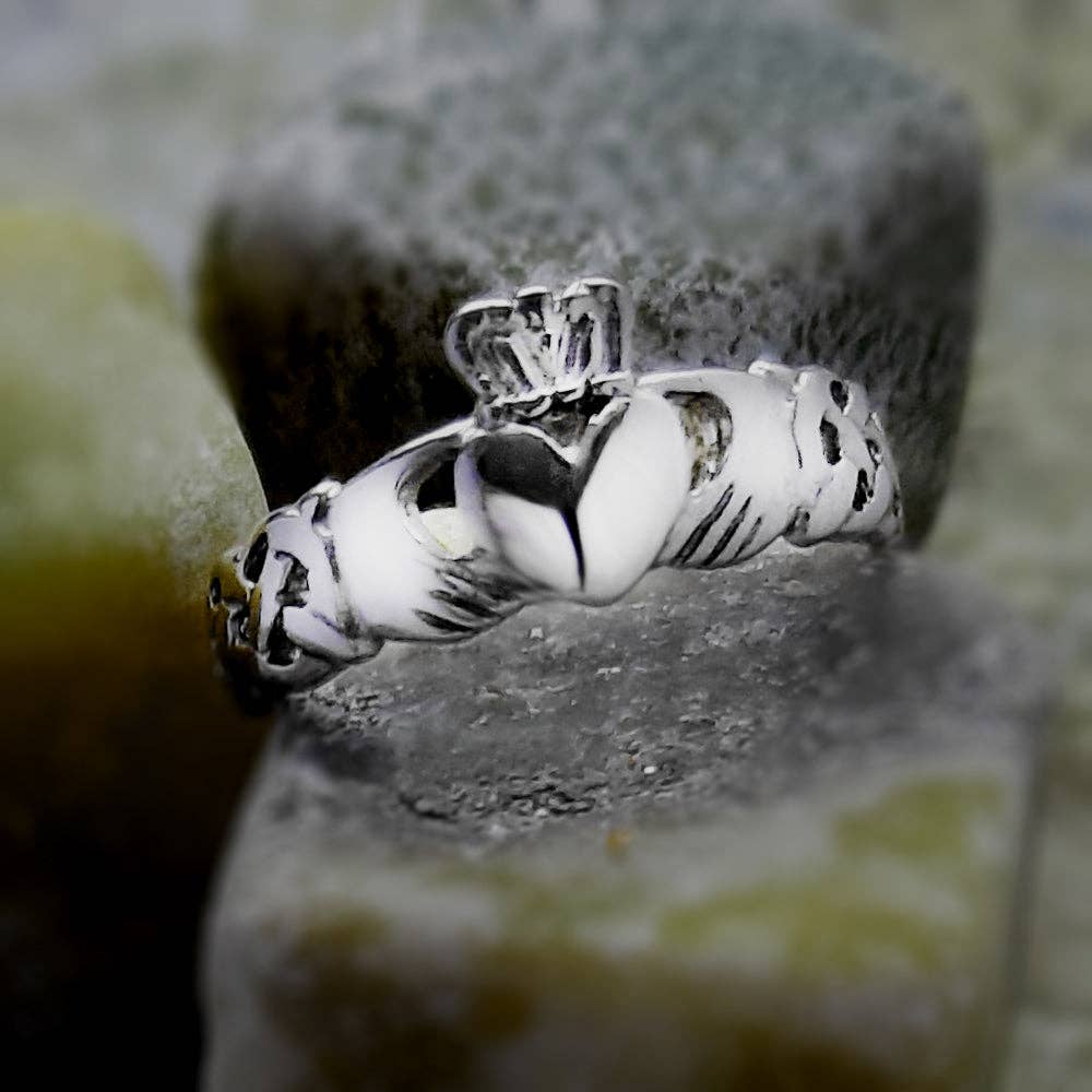 CLANDELA - Wholesale Cocktail/Statement Ring - Celtic Claddagh1