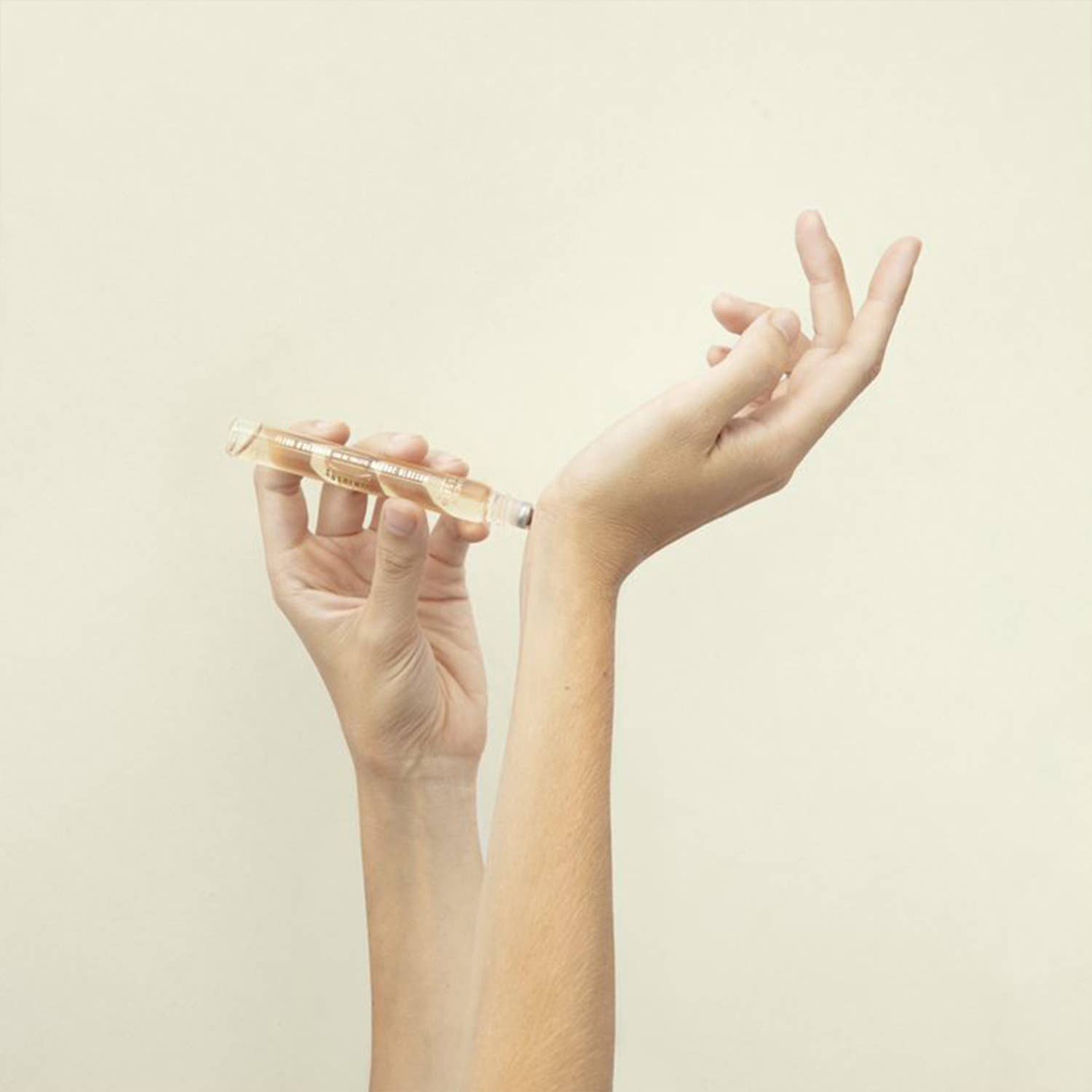 Panier Des Sens - Wholesale Roll-On Fragrance - Roll-on Eau de Toilette 10ml | Iris Petals3