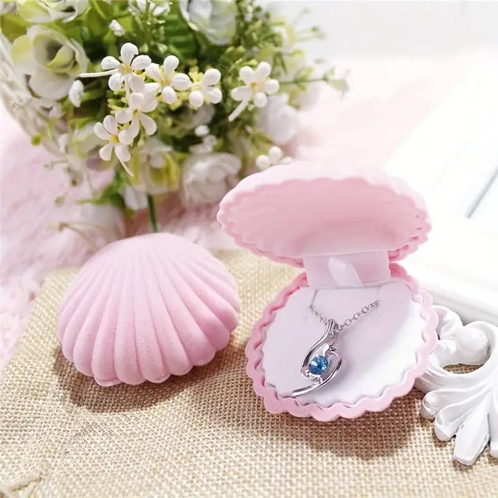 Magnifique Hearts - Wholesale Jewelry Box/Organizer - Charming Velvet Shell Earrings & Necklace Display Box