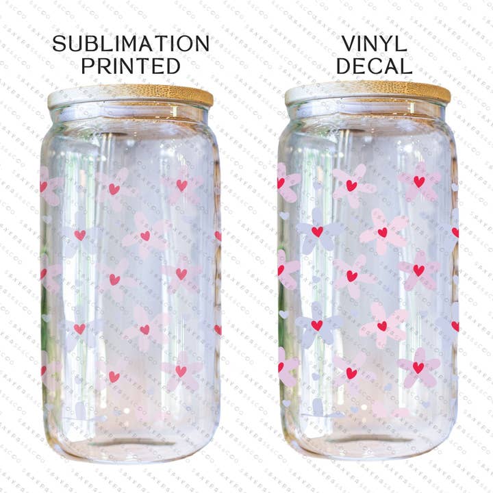 Sayers & Co. - Wholesale Drinking Glass/Cup - 16oz Valentine's Day Daisy Hearts Glass Cup with Bamboo Lid & Straw #100092