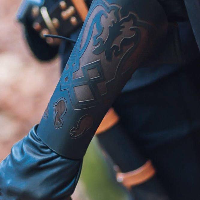 Outcast Props - Wholesale Costume - Unisex - Rohirrim horses engraved Bracer.