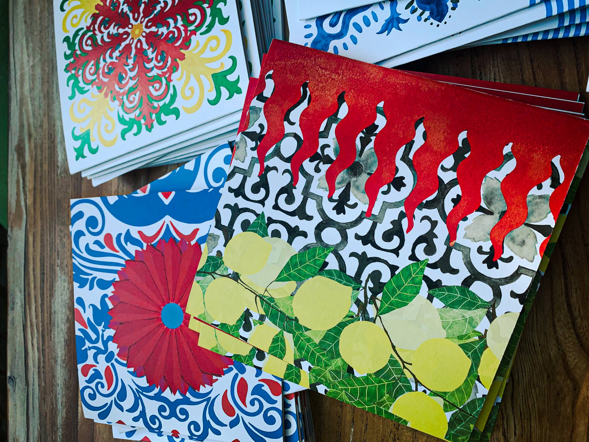 littl'pix - Vendita all'ingrosso Biglietti di auguri generici - Biglietto d'auguri quadrato ‘Italia’ con fiori estivi3