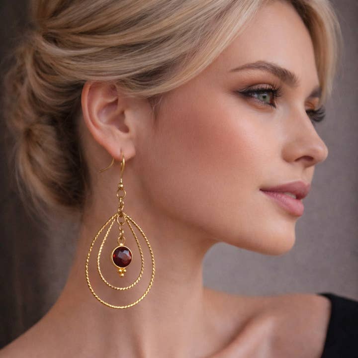 boucle d'oreille Atma pour la vente par Moira Bijoux Creation
