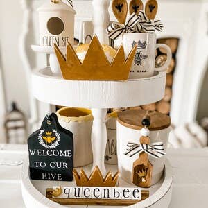 Crafted Hive Culture - Wholesale Decorative Tabletop Object - Queen Bee Spoons3