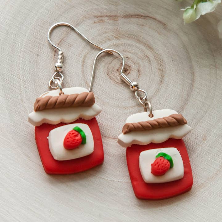 Aardbei Jam oorbellen voor wholesale door Hyacinth Honey Designs