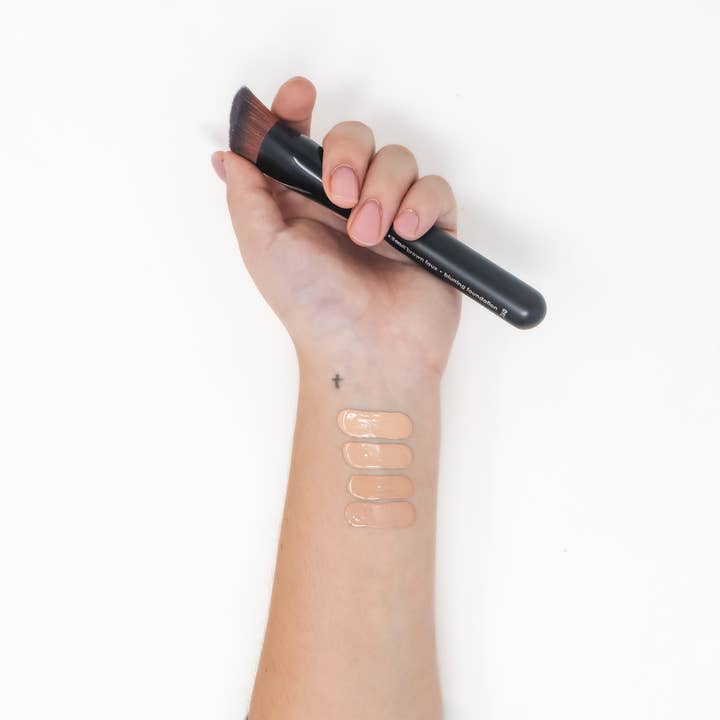 Taylor Made Organics - Vente Fonds de teint - Fond de Teint Minéral Liquide Bio – Léger, Beauté Propre16