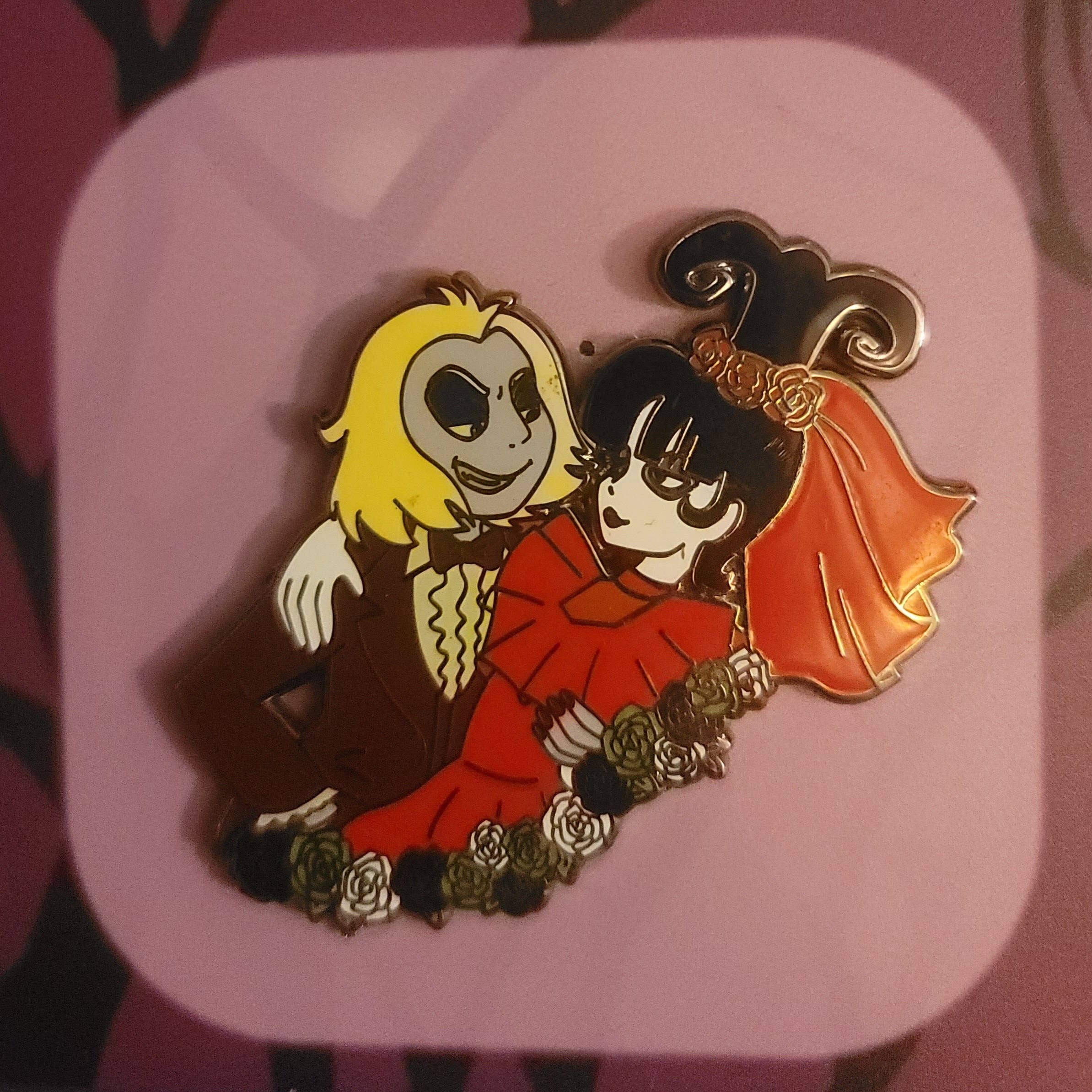 Hallowmonsterco – Großhandel Anstecker/Button – Spooky Emaille-Anstecker-Set mit Tim Burton- und Munsters-Charakteren1