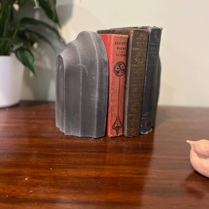 Nora - Vente Serre-livres - Serre-livres en béton arc-en-ciel2