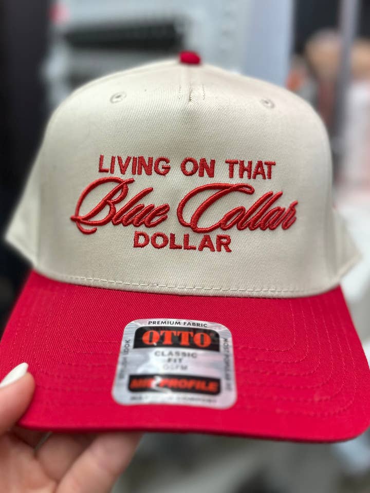 Vivre avec ce chapeau de camionneur brodé "Blue Collar dollar" pour la vente par Burnt By Bray LLC