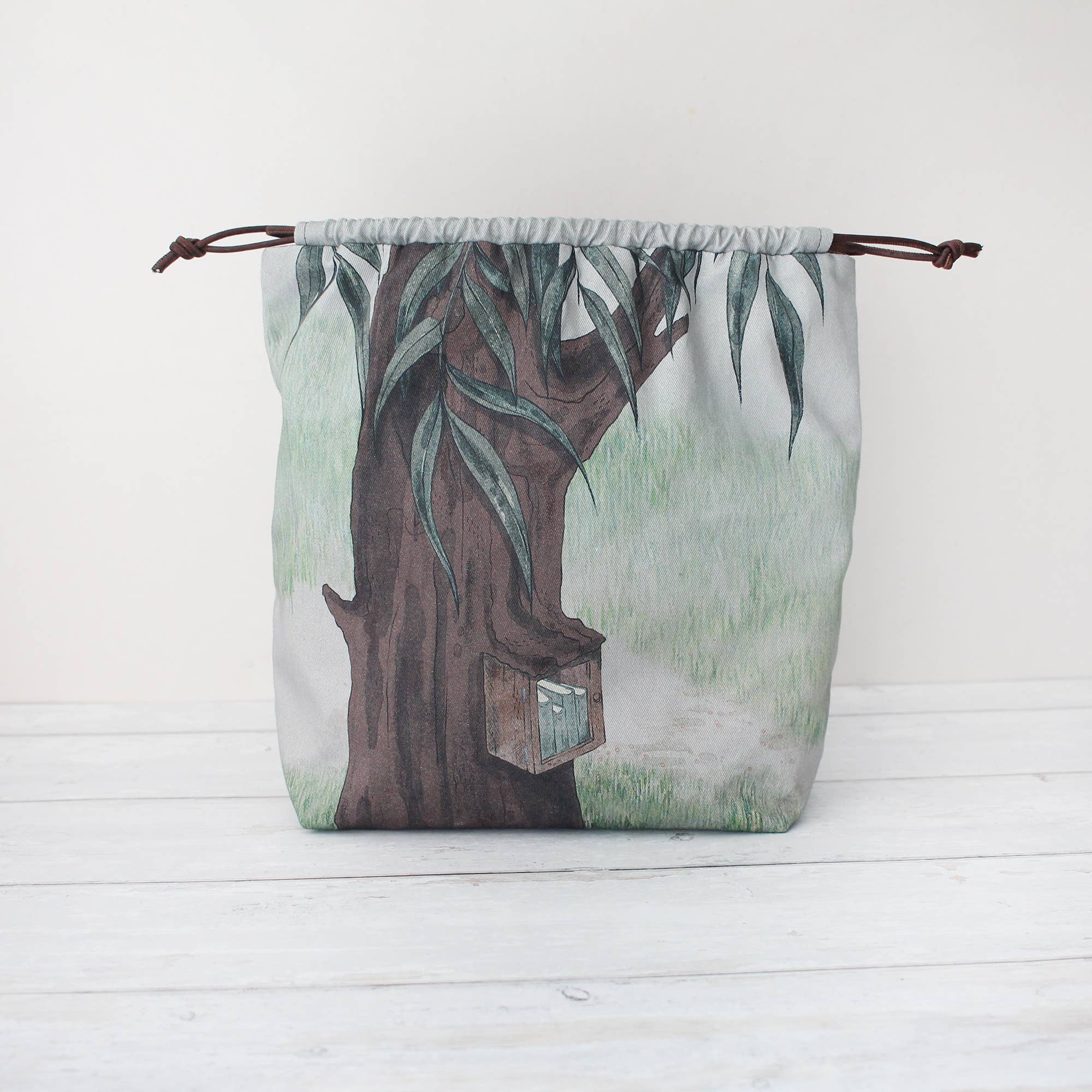 The Blue Rabbit House - Wholesale Drawstring Bag - Unisex - Fig the Reading Opossum | Project Bag | Drawstring Bag1