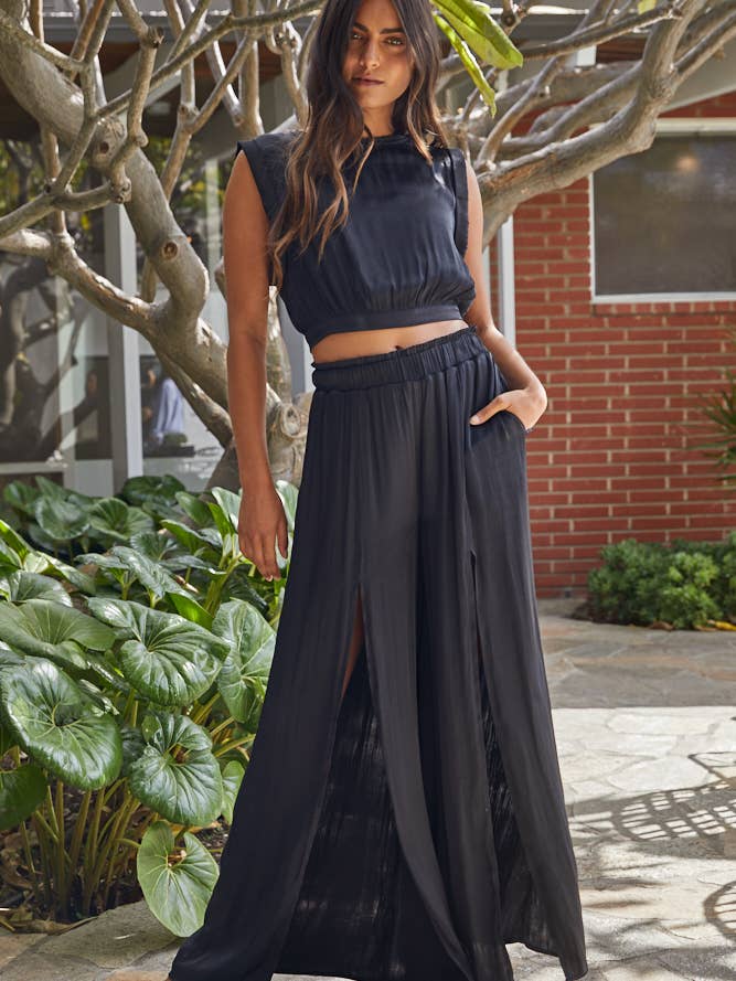 By Together – wholesale Byxor - Dam – L5507 | Vävda satinhöga byxor med slits framtill1